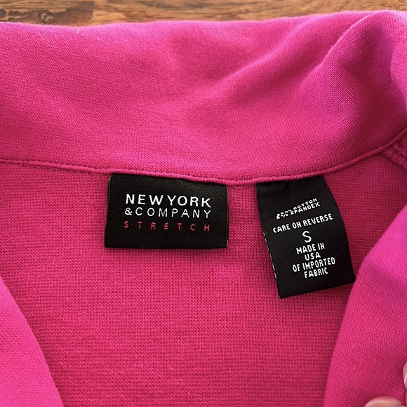 New York & Company short sleeve have zipper top Size small - Picture 4 of 5